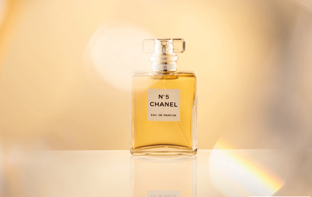 图片[1]-Photigy-AlexKoloskov商业产品摄影创意香水摄影课程-中文字幕